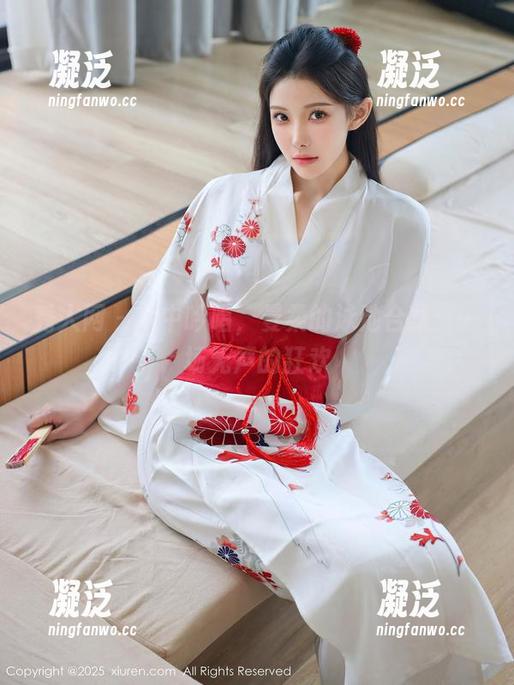 秀人网 - 水中吟唱，曼柔的泳池合集：一场无声的狂欢