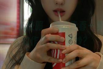 秀人网 – 穿上校服，演绎青春—萝莉悠悠酱的作品里有微妙？
