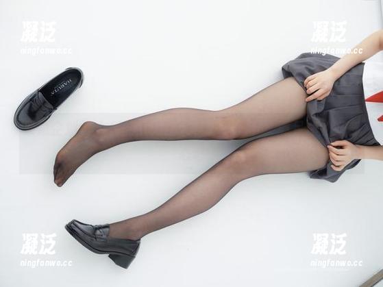 紧急企划-小恩 紧急企划 - 小恩的红裙图片,分享一下,满足你的好奇心吧