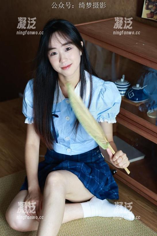 绮梦摄影-子涵 绮梦摄影 - 下载子涵的双人照后,请自行搭配奇怪的想象,谁知道她们聊了什么?