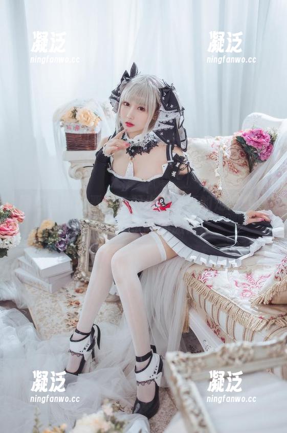 羽生三未 图包里的小恶魔,羽生三未真的是用红色胶衣点燃了我的激情!