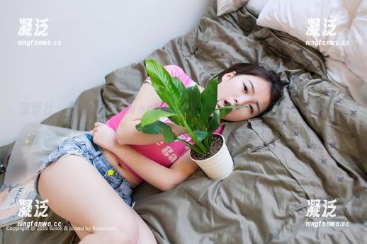 菠萝社 - 看柳侑绮Sevenbaby怎么玩转扑克牌日记，普及美图的内幕！