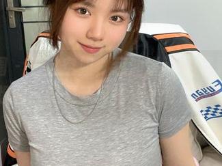 微密圈 – 看这空姐，葱油饼er的写真，我只想问：这是新风格还是奇思妙想？