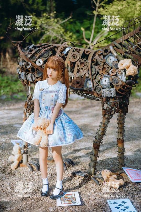 蠢沫沫 精选蠢沫沫白吊带写照:穿上她的天真,我也想被包围