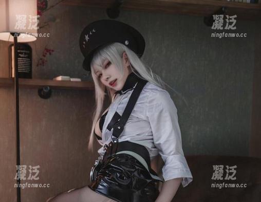 起起子vvvv真会玩，cc白衬衣居然这么好看，一定要进图库收藏高清的。