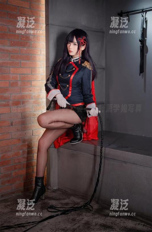 也许你没见过的办公姿态，轩萧学姐写真下载，来试试？