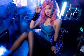阮邑Fairy穿皮衣的私拍图包，不小心撩到了你的心头好。