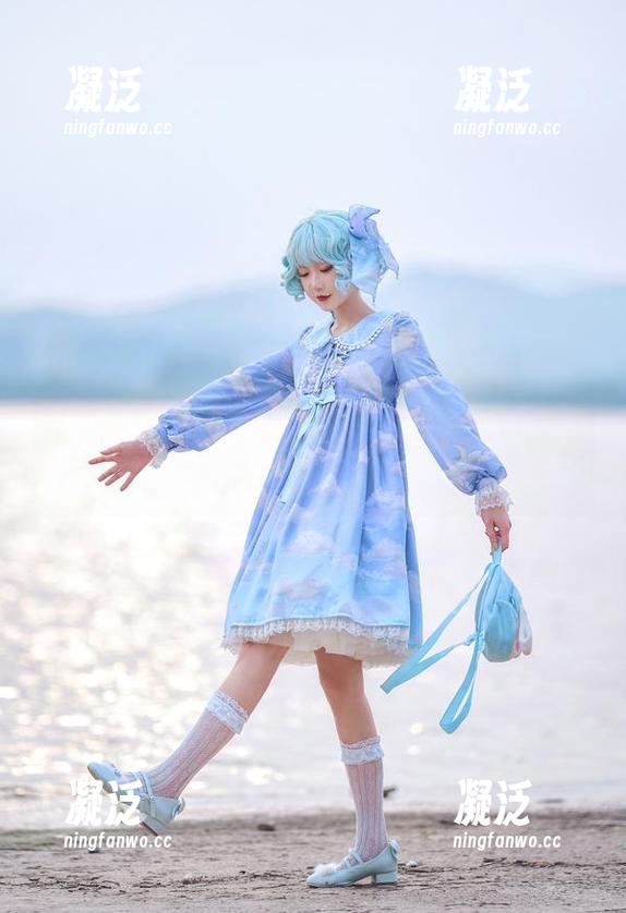 阿包也是兔娘 阿包也是兔娘的美图,背后的小葡萄怎么总是那么桃色