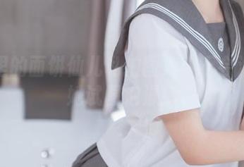 浴缸里的面饼仙儿私拍图集：不会泡面的她试图泡澡！
